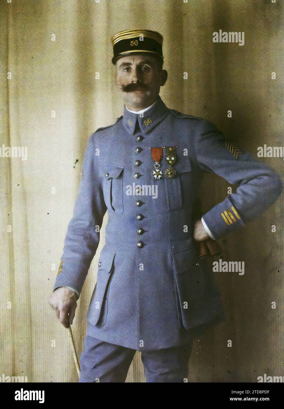 Proprietà di Albert Kahn, Boulogne, France Commander Creskens, Personality, Clothing, esseri umani, prima guerra mondiale, società, personalità militare, uniforme militare, immagine Castaway, Ritratto, retro, medaglia, decorazione, Man, Army, Commander Creskins France, Boulogne, Commander Creskens, Boulogne propriété d'Albert Kahn, 03/12/1918 - 03/12/1918, Léon, Auguste, fotografo, Autochrome, foto, vetro, Autochrome, foto, positivo, verticale, dimensioni 9 x 12 cm Foto Stock