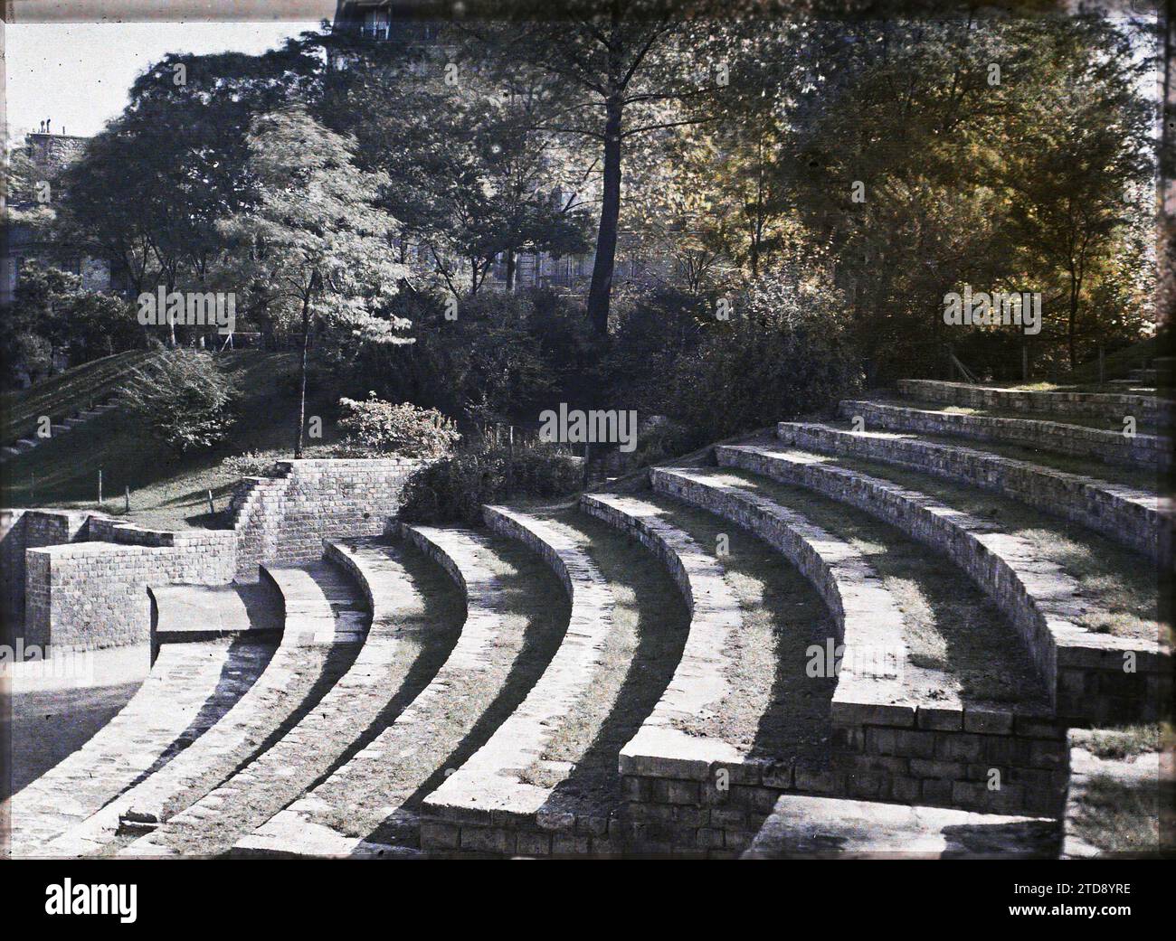 Parigi (ve arr.), Francia Arènes de Lutèce, Habitat, architettura, spettacolo, Arte, resti archeologici, spettacolo, antichità, teatro, Francia, Parigi, Arènes de Lutèce 1912 (Léon), Arènes de Lutèce, 01/01/1912 - 31/12/1912, Léon, Auguste, fotografo, Autochrome, foto, vetro, Autochrome, foto, positivo, orizzontale, dimensioni 9 x 12 cm Foto Stock