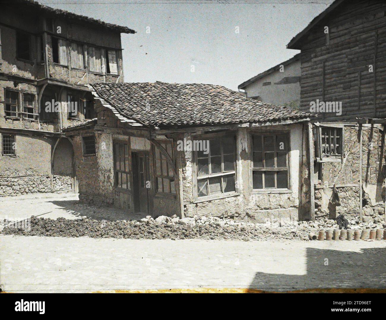 Bursa, Turchia Casa di legno e pannocchie, alloggi, architettura, alloggi, Turchia asiatica, Bush, Street con intonaco e legno, Bursa, 03/06/1913 - 03/06/1913, Léon, Auguste, fotografo, 1913 - Balcani - Léon Busy e Auguste Léon - (23 aprile - 9 giugno), Autochrome, Photo, Glass, Autochrome, foto, positivo, orizzontale, dimensioni 9 x 12 cm Foto Stock