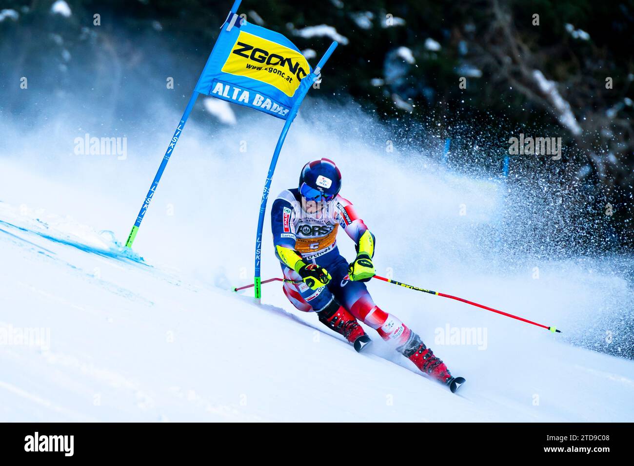 Alta Badia, Italia 17 dicembre 2023. ZUBCIC Filip (Cro) gareggia nello Slalom gigante maschile della Coppa del mondo di Sci Alpino Audi Fis sul tracciato Gran Risa nella catena dolomitica. Crediti: MAURO DALLA POZZA/Alamy Live News Foto Stock