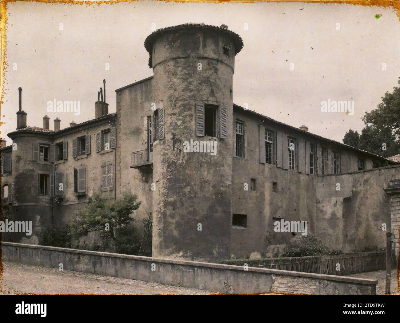 Bayonne, Francia, Habitat, architettura, Arte, Torre, architettura fortificata, Medioevo, Rinascimento, Palazzo, Castle, France, Bayonne, le Château Vieux, Bayonne, 01/08/1924 - 31/08/1924, Léon, Auguste, fotografo, 1924 - Aquitania - Auguste Léon, Autochrome, foto, vetro, Autochrome, foto, positiva Foto Stock