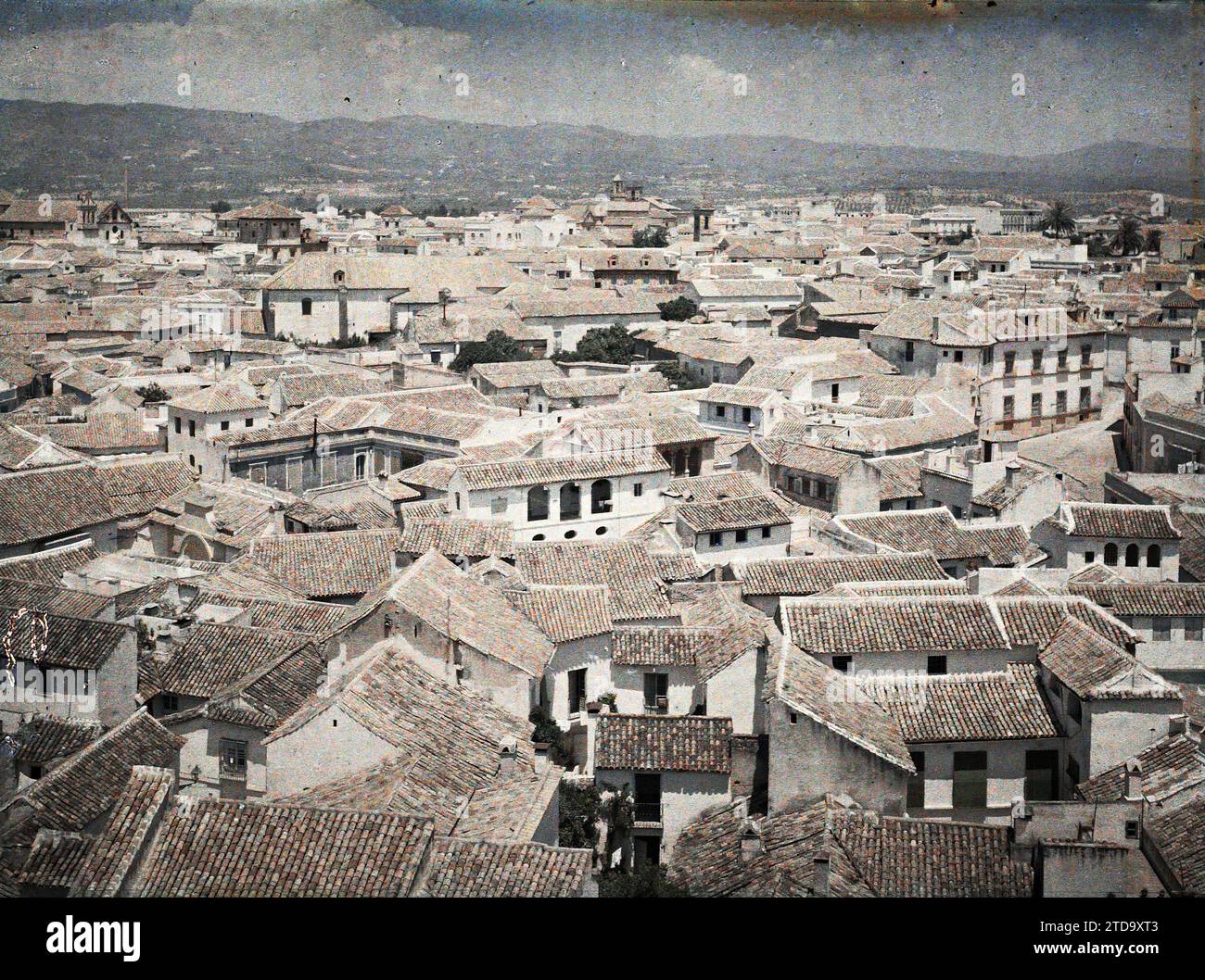 Cordoba, Spagna, Housing, architettura, tetto, panorama dell'area urbana, Spagna, Cordoba, Panorama tratto dal campanile della Cattedrale (sullo sfondo la Sierra Morena), Cordoue, 19/06/1914 - 22/06/1914, Léon, Auguste, fotografo, 1914 - Espagne, Spagna, Europa - Auguste Léon - (15 luglio-4 luglio), Autochrome, Photo, Glass, Autochrome, foto, positiva Foto Stock