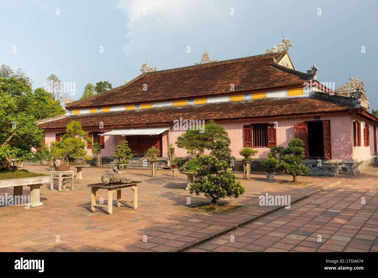 La Pagoda Thien Mu (vale a dire la Pagoda delle fate del cielo), nota anche come Pagoda Linh Mu, è una delle pagoda più affascinanti e antiche della città di Hue (CTK pH Foto Stock