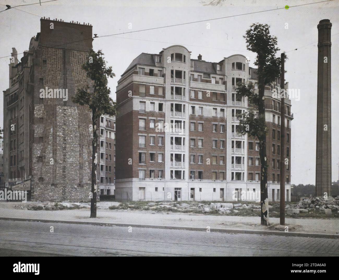 Parigi (16th arr.), Francia costruzione di alloggi economici (HBM) nella zona fortificata a porte de Saint-Cloud, abitazioni, architettura, opere, colonna, abitazioni, fortificazioni, Francia, Parigi, edifici nuovi, fortifons Grounds, porte de St Cloud, Arrondissement XVI, fortificazioni, Petite ceinture, la zone, 19/08/1929 - 19/08/1929, Léon, Auguste, fotografo, Autochrome, foto, vetro, Autochrome, foto, positivo, orizzontale, dimensioni 9 x 12 cm Foto Stock