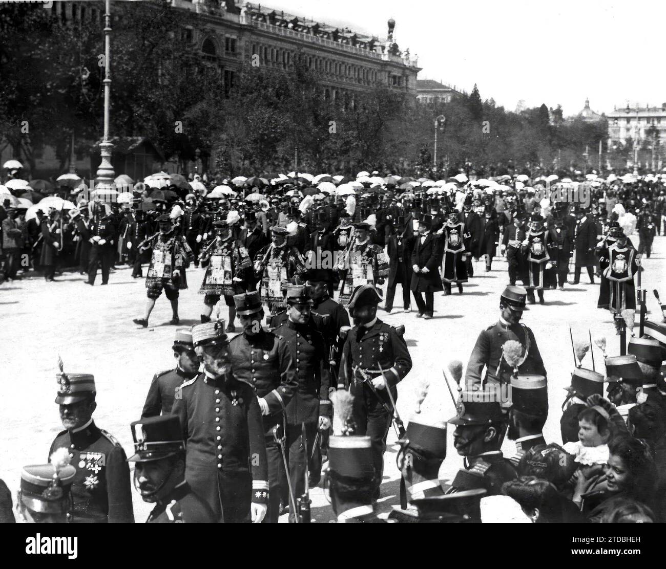 Madrid, 02/05/1907. Il Sindaco, il signor dato, il Capitano generale Villar y Villate e altre autorità, al loro arrivo al campo dell'Obelisco della lealtà. Crediti: Album / Archivo ABC / Francisco Goñi Foto Stock