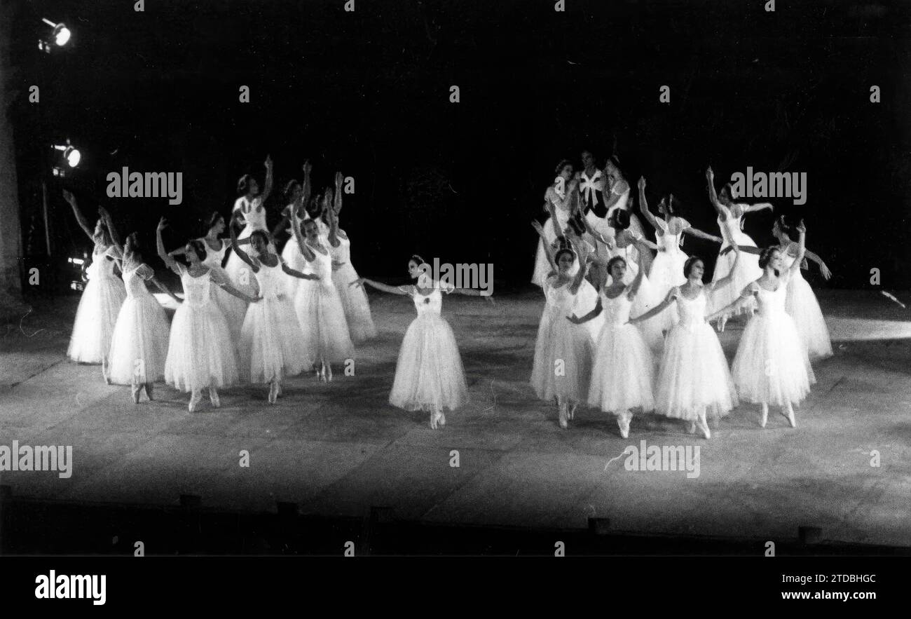 Il Balletto Nazionale di Cuba, con Alicia Alonso, si esibisce al II Festival di musica e danza di Siviglia nel 1982. Crediti: Album / Archivo ABC / Luis Vilches Foto Stock