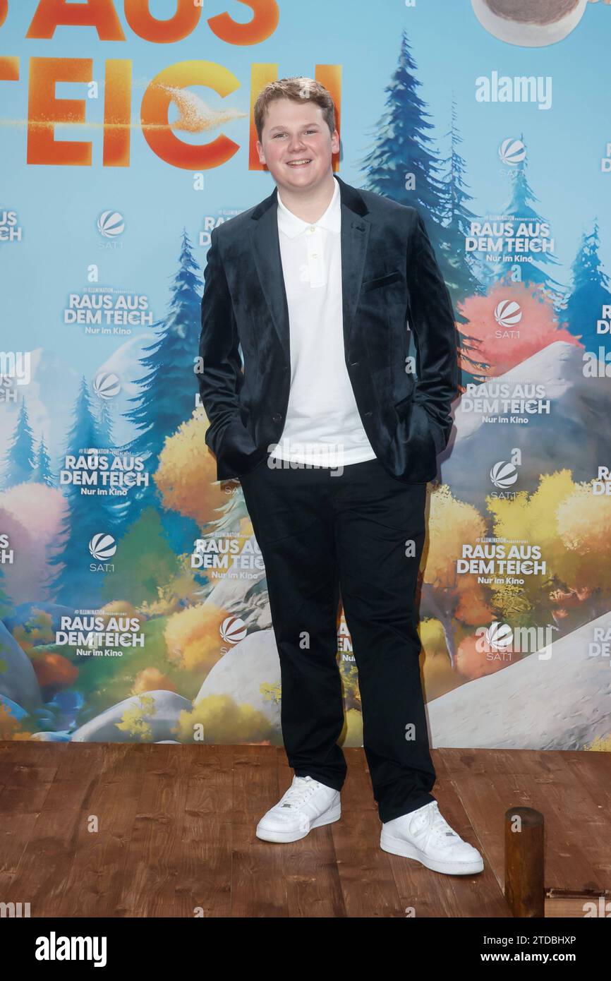 Film Premiere Raus aus dem Teich Julius Weckauf bei der Filmpremiere