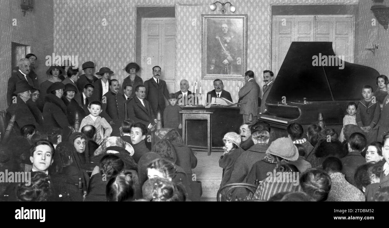 01/31/1922. Madrid. Nel centro istruttivo e protettivo della tendina parasole. Distribuzione di premi agli studenti del corso precedente, tenuto sotto la presidenza del Governatore civile, Marchese del confine. Crediti: Album / Archivo ABC / Larregla Foto Stock