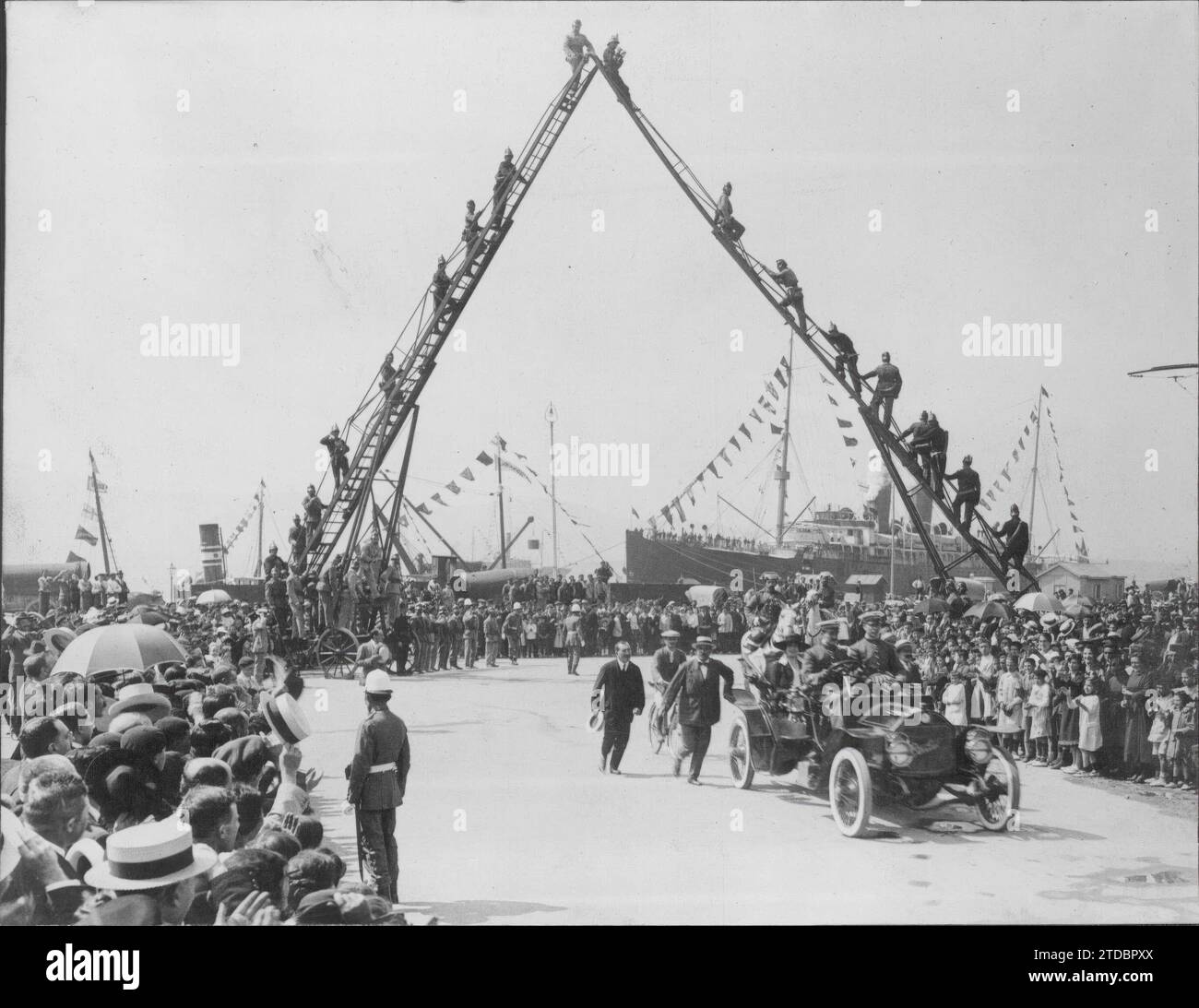 06/30/1919. Il viaggio della famiglia reale. Omaggio di benvenuto a Santander a sua Maestà la Regina Vittoria e ai suoi figli di agosto. Crediti: Album / Archivo ABC / Duomarco Foto Stock