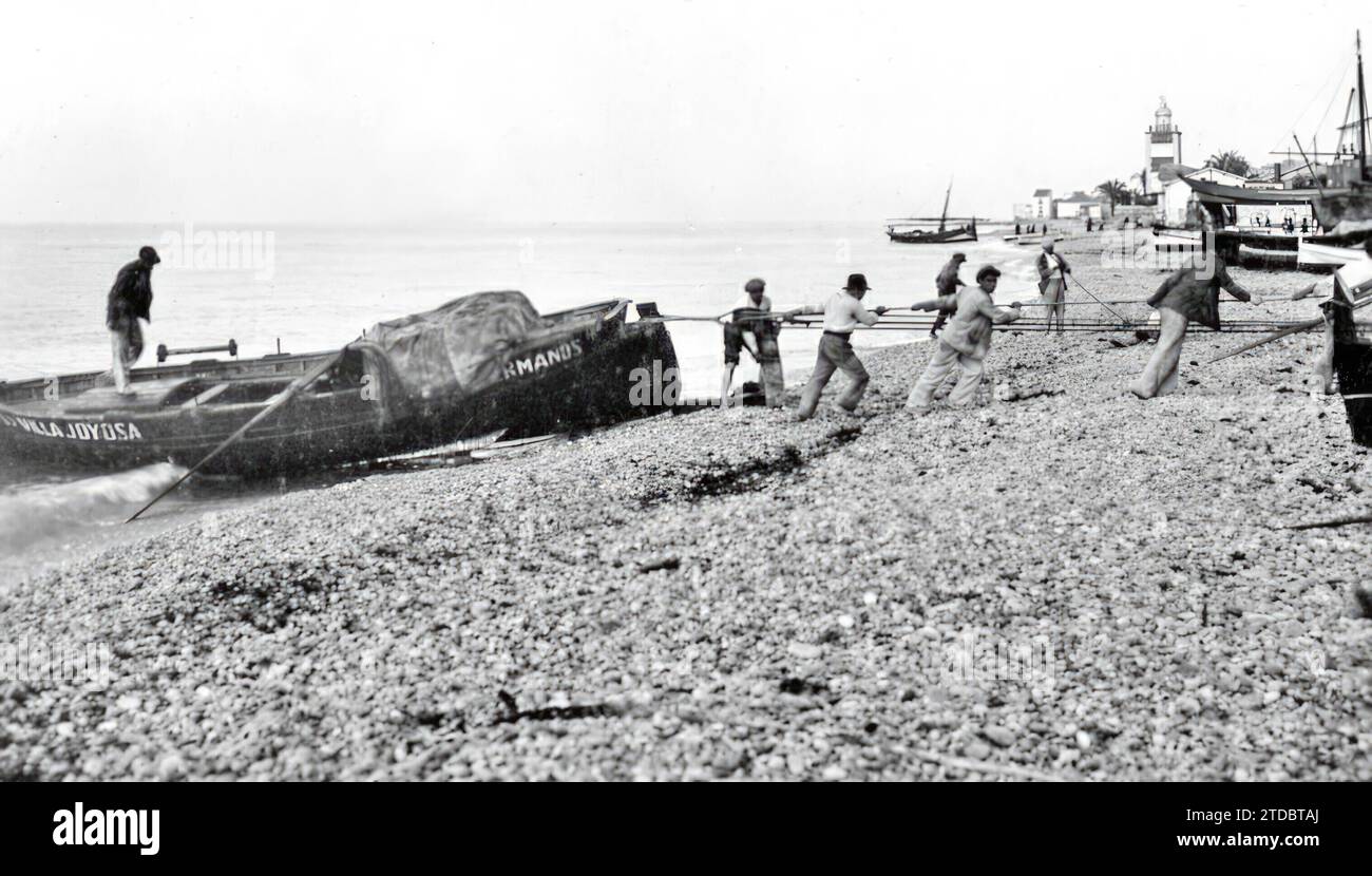 Villajoyosa (Alicante), novembre 1959. Restituzione delle operazioni di pesca. Crediti: Album / Archivo ABC / Linares Ortiz Foto Stock