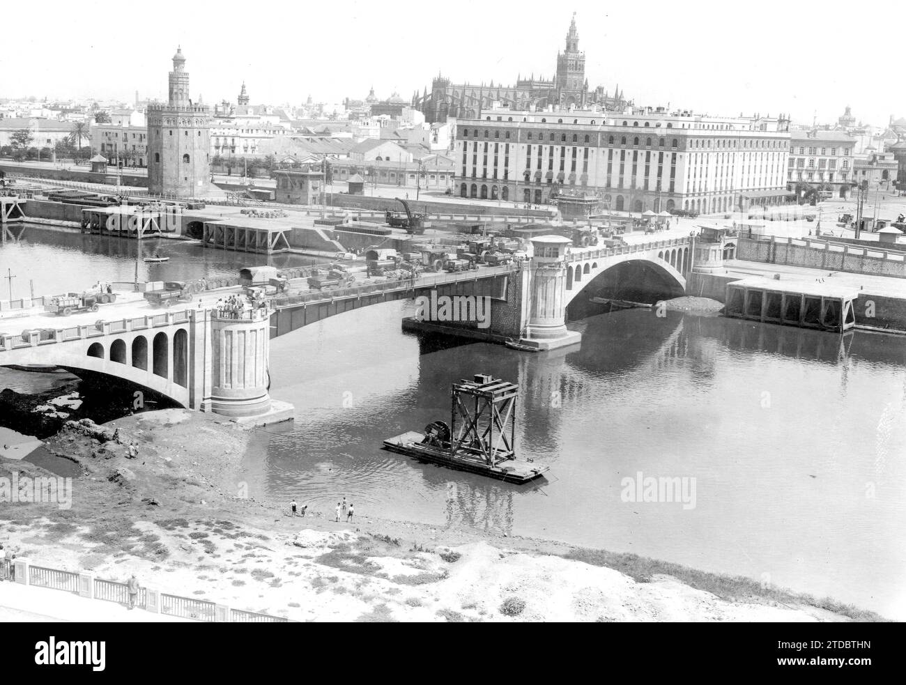 07/31/1931. Ponte San Telmo, che ha inaugurato una nuova comunicazione tra Siviglia e Triana. Crediti: Album / Archivo ABC / Serrano Foto Stock