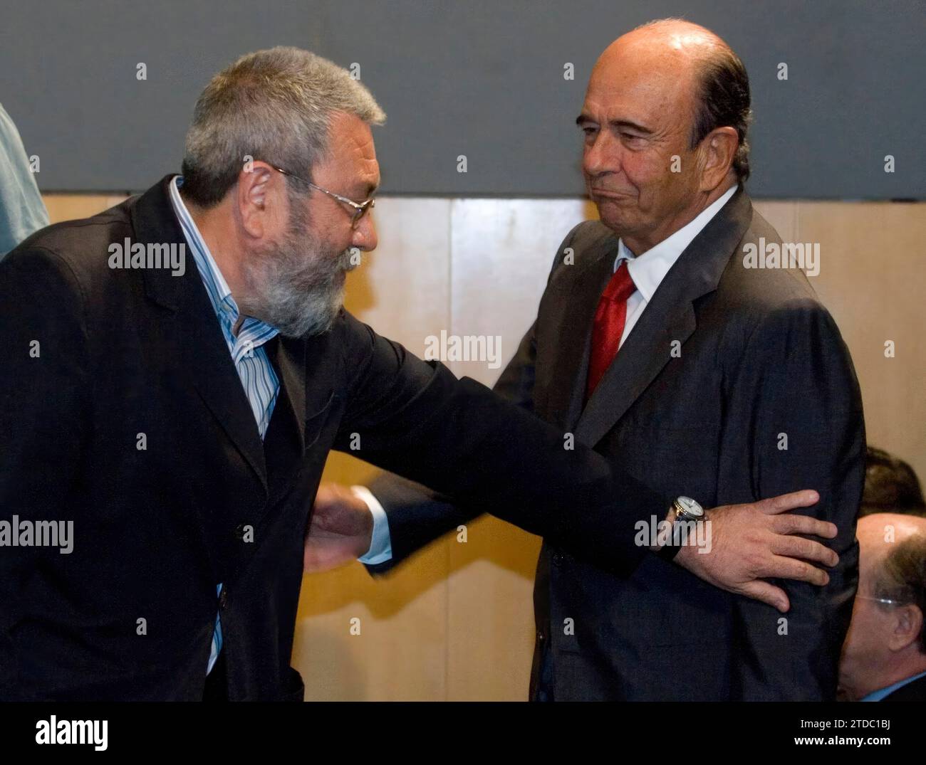 Madrid, 23 giugno 2008. José Luis Rodríguez Zapatero i presenta al centro economico e sociale la relazione economica del Presidente del governo 2008. Cándido Méndez ed Emilio Botín. Foto: Ignacio Gil..... ArchDC...... Ignacio Gil (ABC). Crediti: Album / Archivo ABC / Ignacio Gil Foto Stock