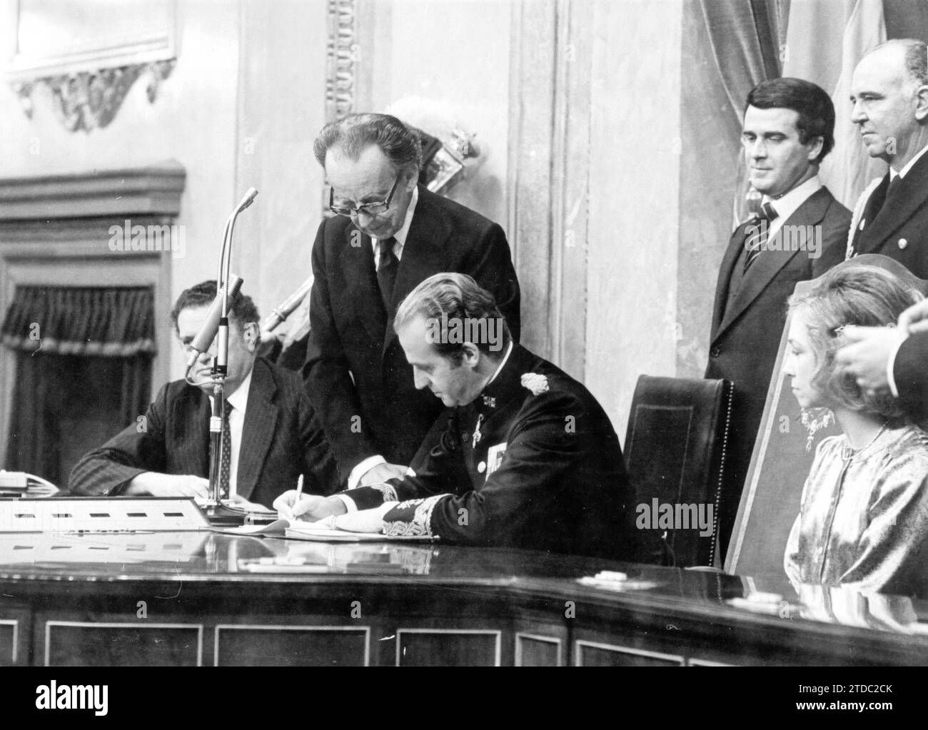 12/27/1978, - il Re sanziona la Costituzione - foto: ABC/Teodoro Naranjo. Crediti: Album / Archivo ABC / Teodoro Naranjo Domínguez Foto Stock
