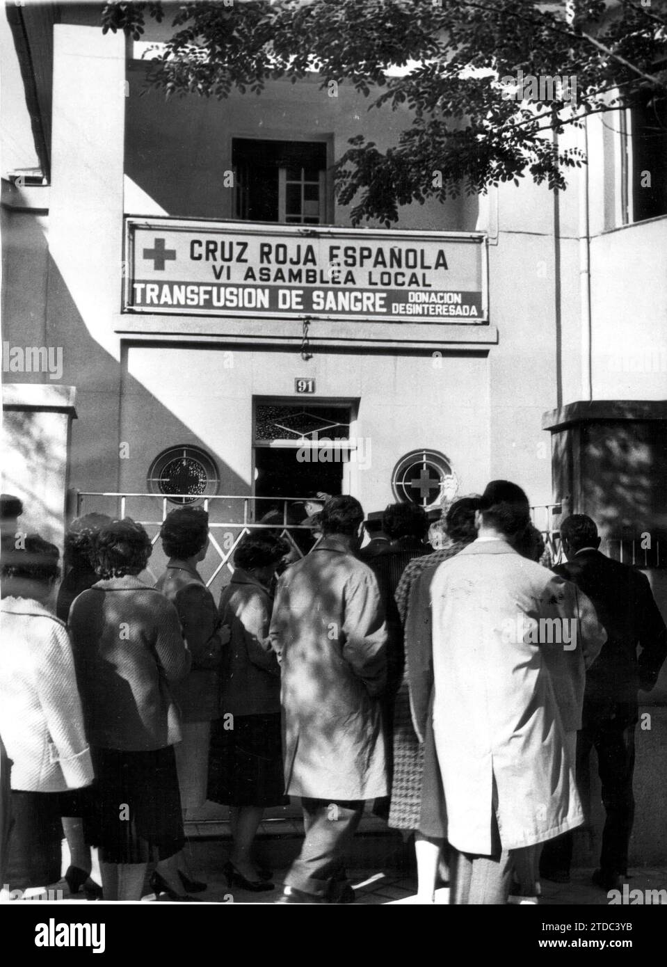 05/02/1960. Centottanta francesi, membri dell'Amicale de Donneurs Benévoles de Sang, di Beziers e della sua regione, hanno contribuito con le loro donazioni di sangue alla formazione della banca spagnola del plasma sanguigno. Crediti: Album / Archivo ABC / Teodoro Naranjo Domínguez Foto Stock