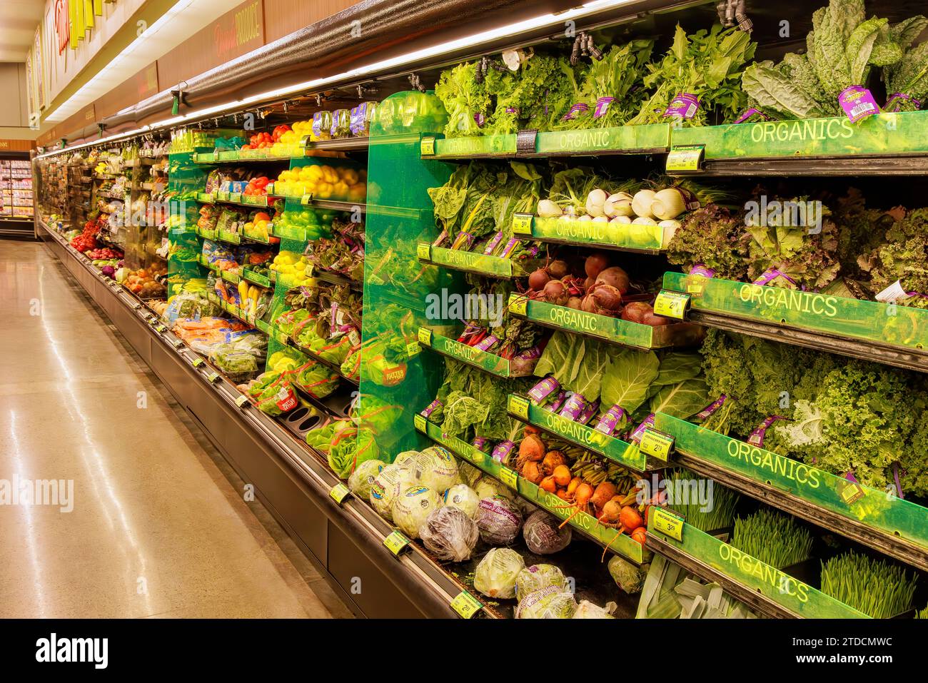 Prodotti freschi all'interno di un supermercato a San Diego, California Foto Stock