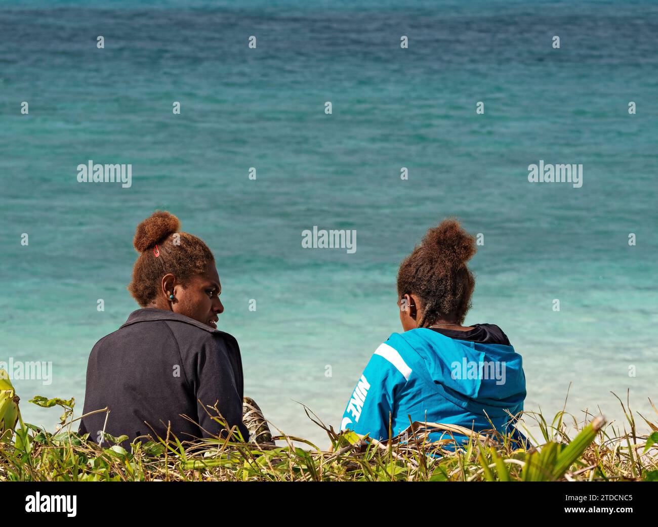Crociera Sud Pacifico / Aneityum donne indigene su Mystery Island, Vanuatu. Dopo la partenza da Sydney, Australia, la nave da crociera Carnival Splendor Hea Foto Stock