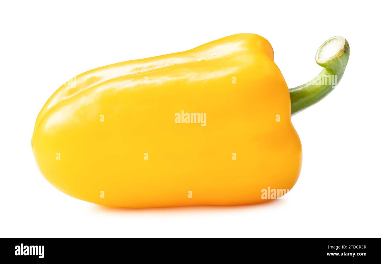 La campana gialla fresca o il peperoncino dolce è isolata su sfondo bianco con un percorso di ritaglio. Vista laterale Foto Stock