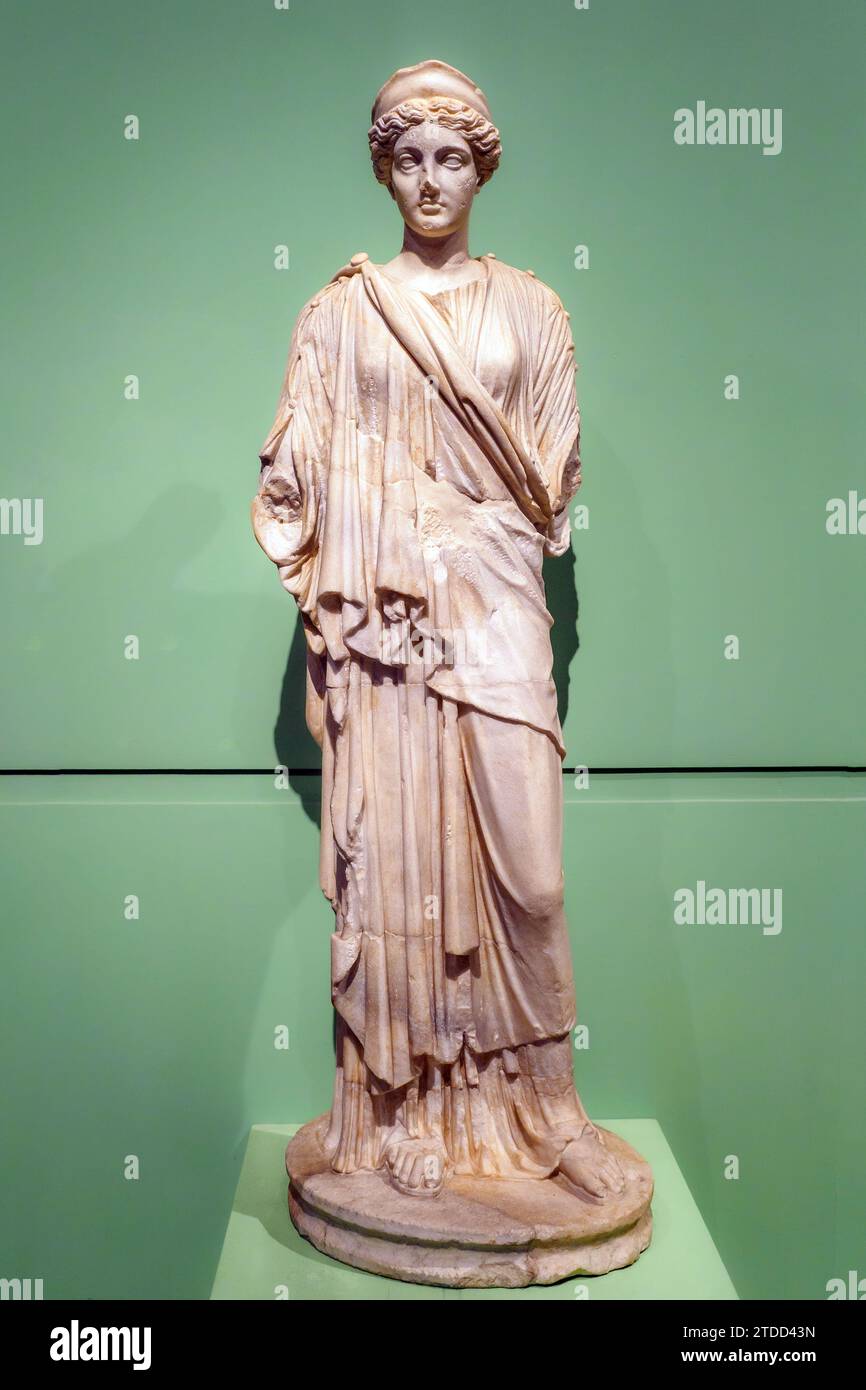 Era Figlio Di Una Divinità è Di Un Essere Umano Statua di una divinità femminile - i secolo d.C., copia di un prototipo