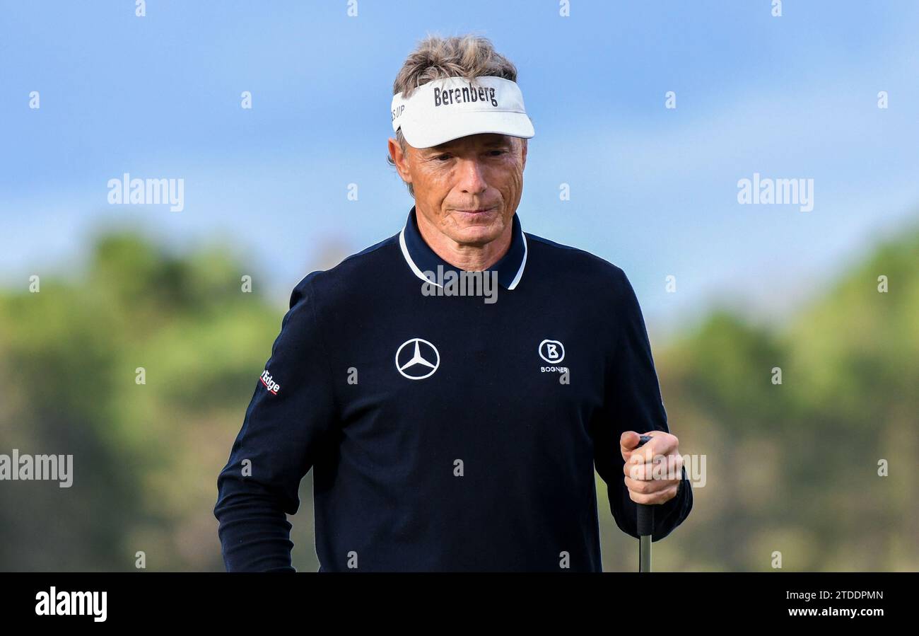 Orlando, Stati Uniti. 17 dicembre 2023. Bernhard Langer al diciottesimo verde durante la prova finale del campionato PNC al Ritz-Carlton Golf Club di Orlando, Florida. Credito: SOPA Images Limited/Alamy Live News Foto Stock