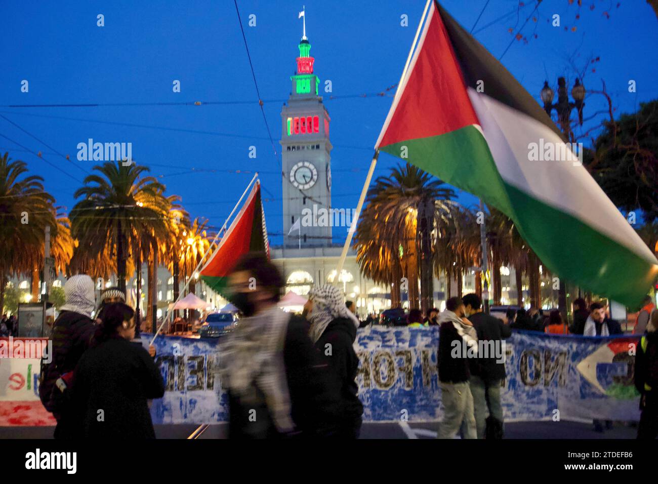 Shutdown Google: No Tech for Genocide, protesta contro il progetto Nimbus contratto con Israele e intelligenza artificiale per la guerra. San Francisco, CA, USA Foto Stock