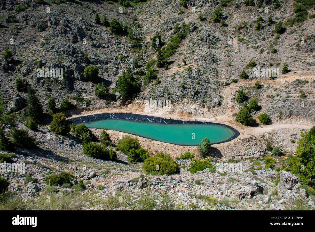 Riserva d'acqua artificiale sulle montagne di Tannourine, Libano, Medio Oriente Foto Stock