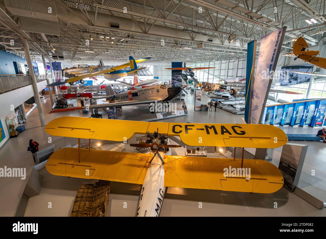 Aerei storici nel Royal Aviation Museum of Western Canada, Winnipeg, Manitoba, Canada, Nord America Foto Stock