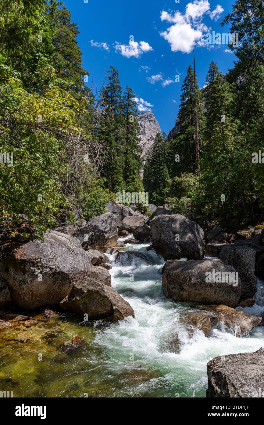 Fiume Merced, Parco Nazionale di Yosemite, sito Patrimonio dell'Umanità dell'UNESCO, California, Stati Uniti d'America, Nord America Foto Stock