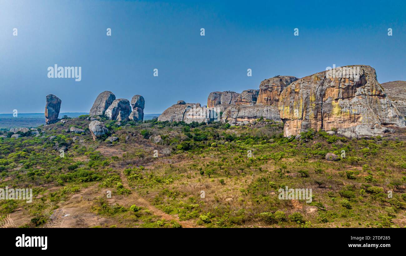 Aereo di rocce nere di Pungo Andongo, Malanje, Angola, Africa Foto Stock