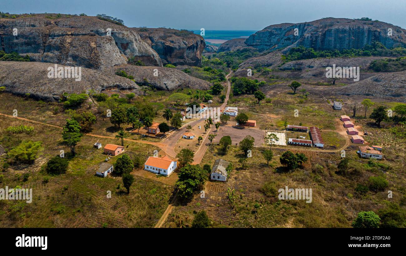 Aereo di rocce nere di Pungo Andongo, Malanje, Angola, Africa Foto Stock