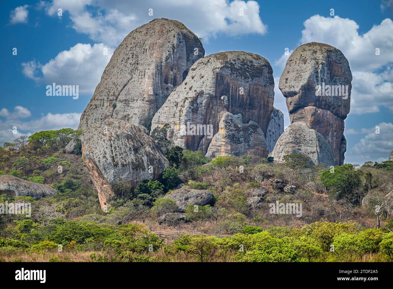 Aereo di rocce nere di Pungo Andongo, Malanje, Angola, Africa Foto Stock