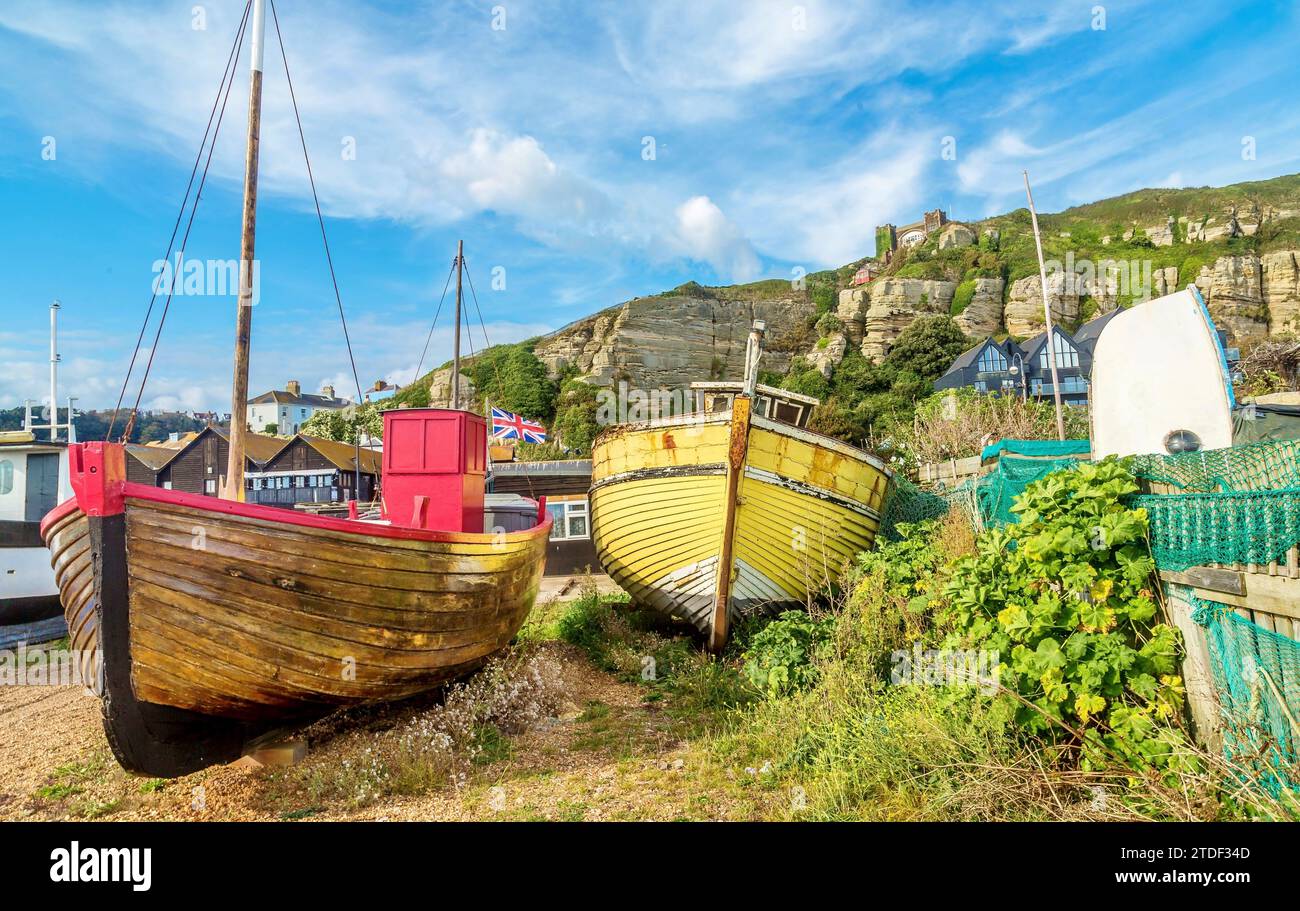 Barche da pesca sulla Stade (la spiaggia dei pescatori) a Hastings, East Sussex, Inghilterra, Regno Unito, Europa Foto Stock
