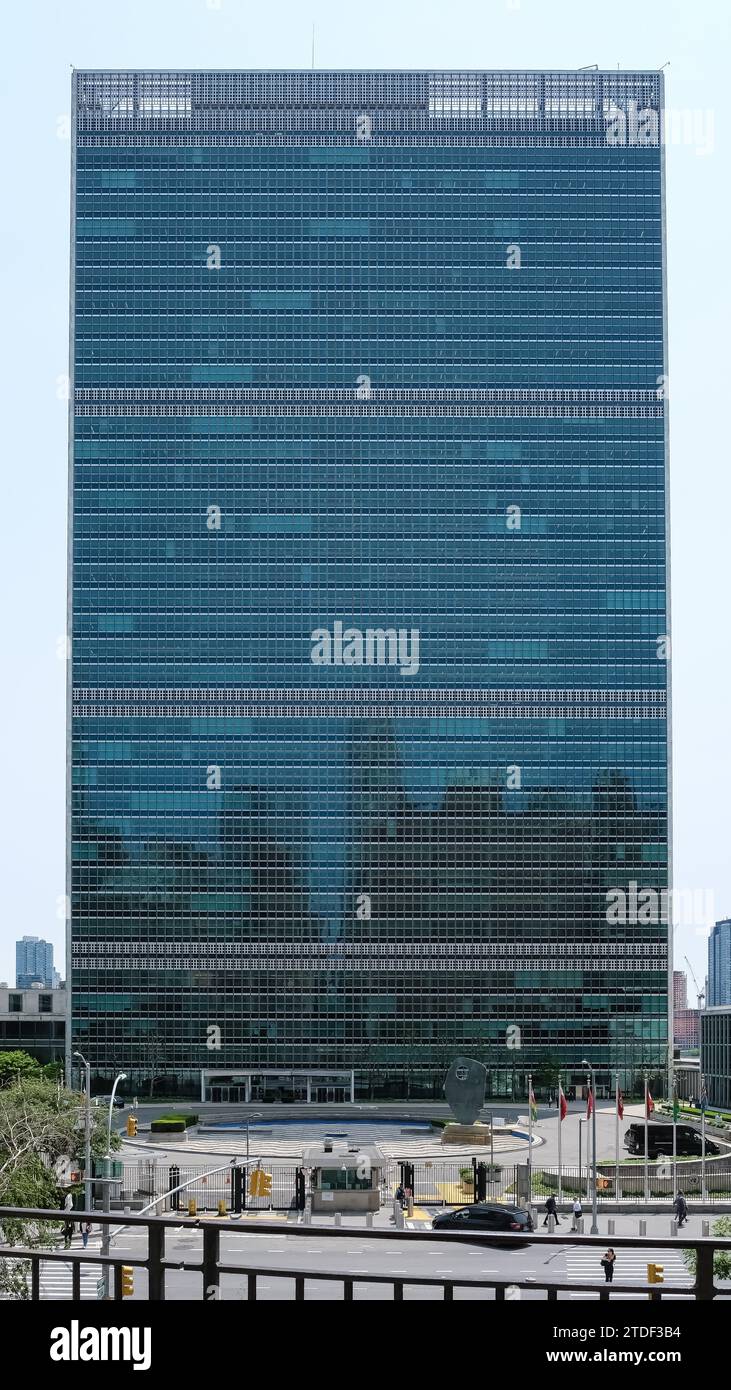 Vista del Palazzo del Segretariato delle Nazioni Unite, un grattacielo presso la sede delle Nazioni Unite nel quartiere di Turtle Bay, Manhattan Foto Stock