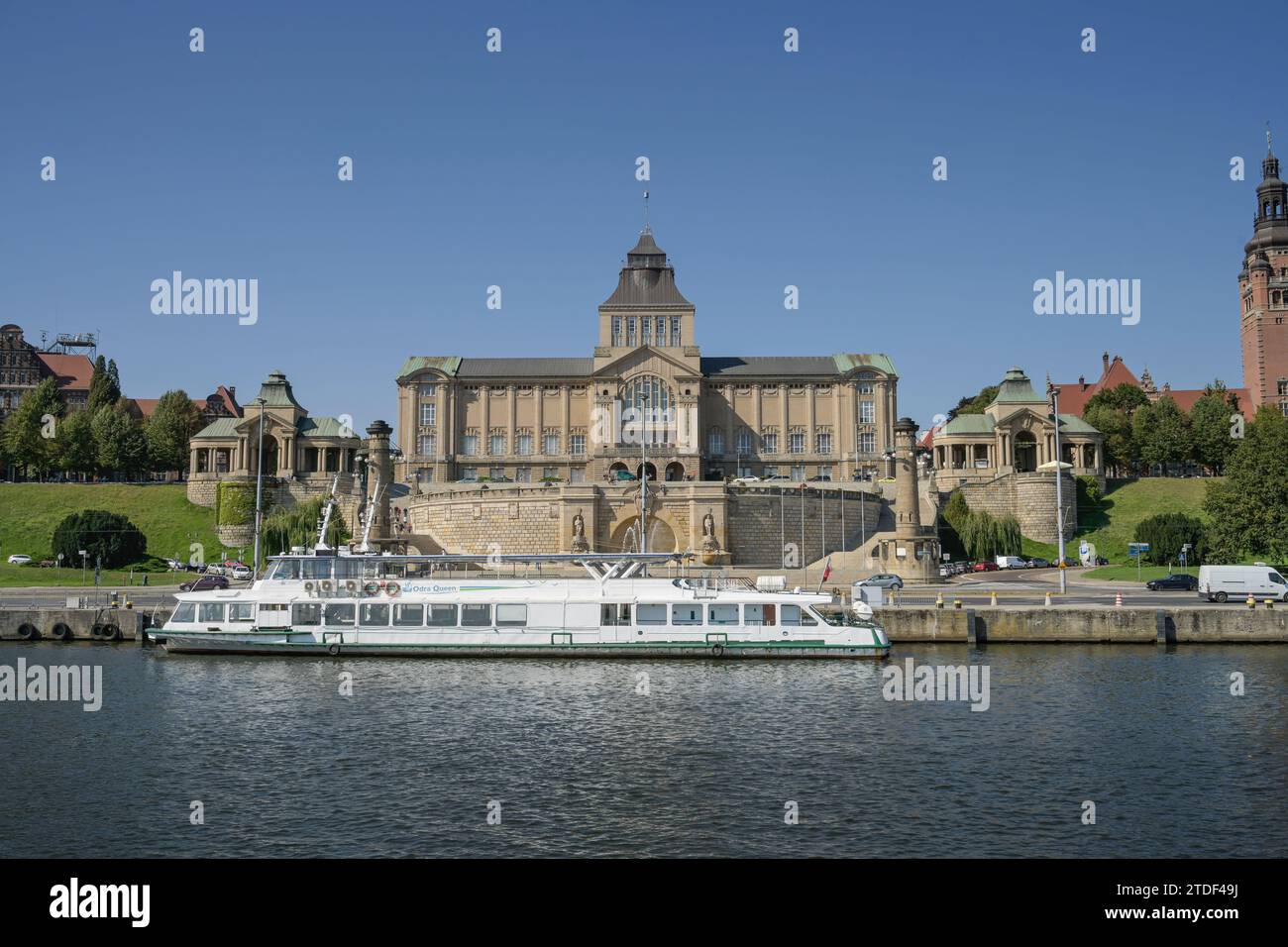 Fluß Oder, Nationalmuseum - Muzeum Narodowe, Hakenterrasse, Stettino, Woiwodschaft Westpommern, Polen Foto Stock