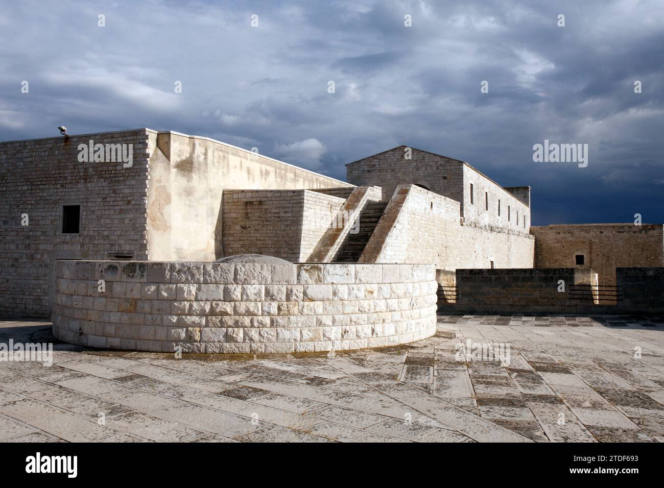 Barletta: Castello normanno svevo. Foto Stock