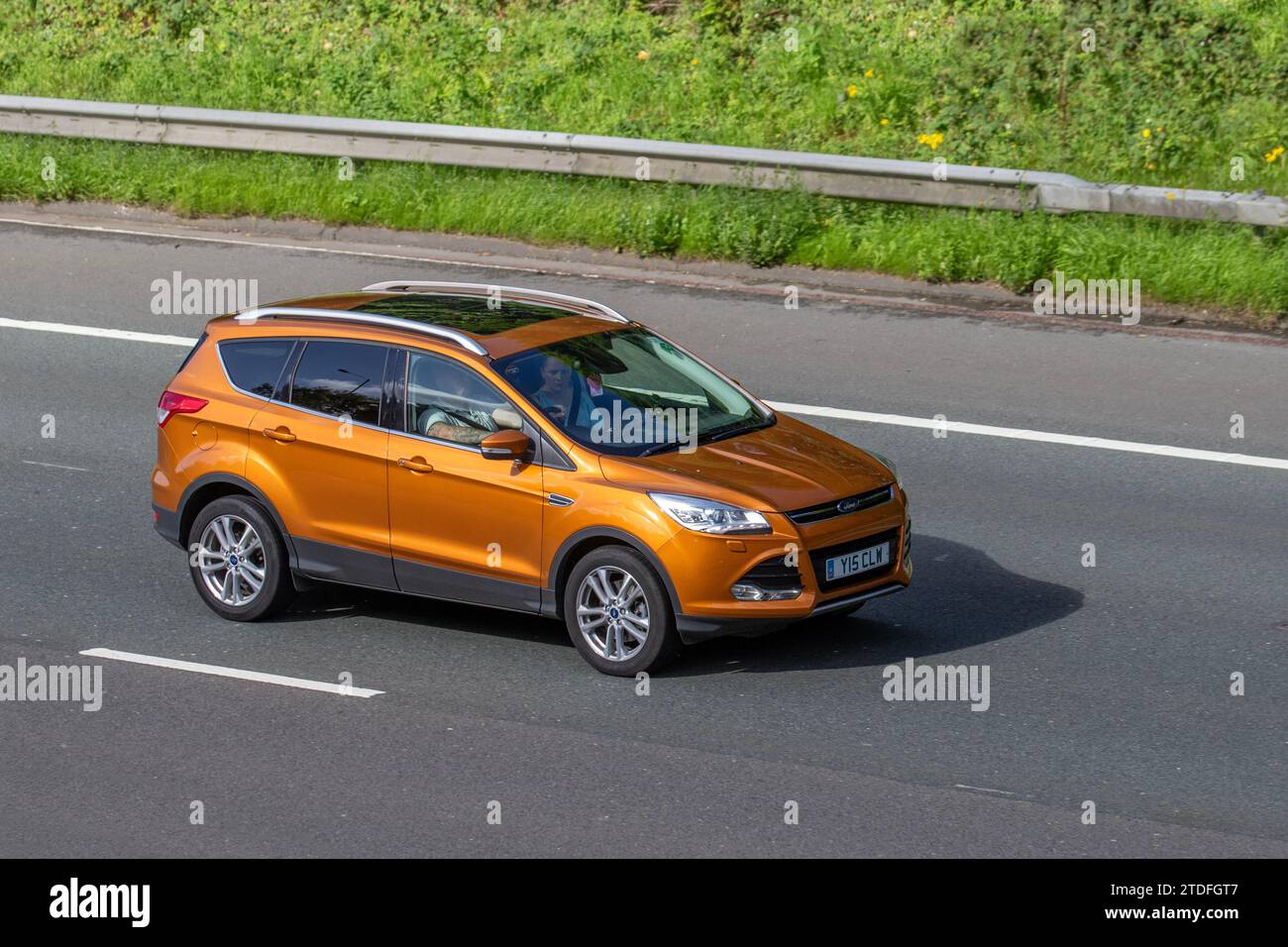 2013 Ford Kuga Titanium 4X2 TDCI 2WD Orange Car SUV Diesel 1997 cc, 2,0 tdci 150 titanio SUV 2wd 5 porte Foto Stock