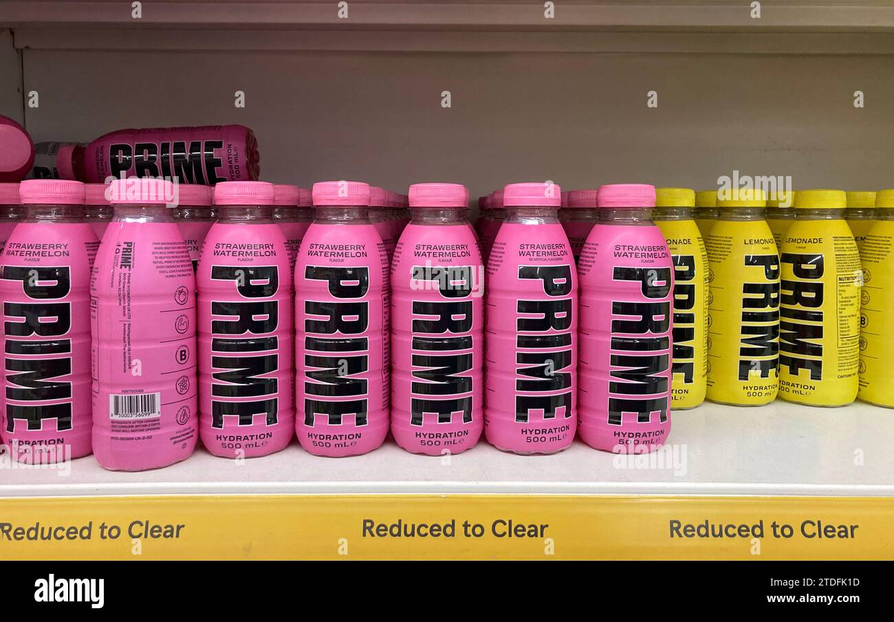 Una volta difficile trovare bevande prime Energy ridotte a chiare. Foto Stock