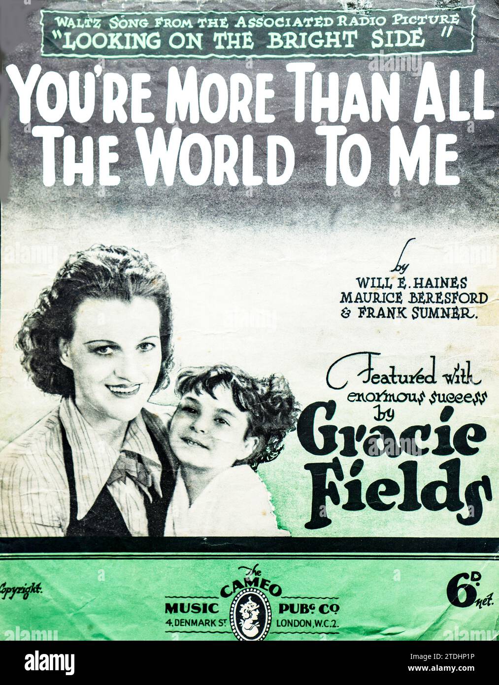 Copertina di spartiti vintage con Gracie Fields, con "You're More Than All the World to me", di Will e Haines, Maurice Beresford e Frank Sumner. Foto Stock