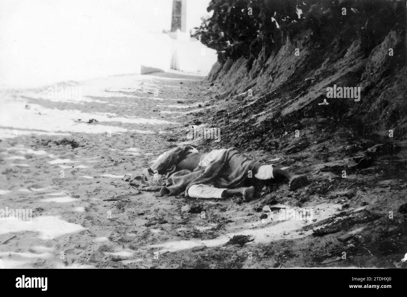 11/03/1911. Vittime della guerra italo-turca. Corpo di un arabo ucciso dagli italiani nelle vicinanze di Bengasi. Foto: Illustration Bureau. Crediti: Album / Archivo ABC Foto Stock