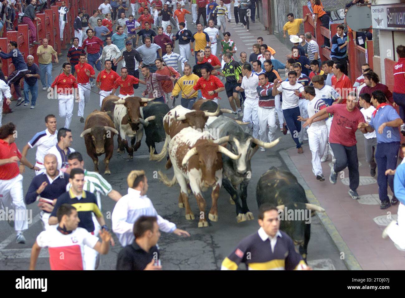 Madrid, 08/25/2003. Primo giorno di corsa dei tori a San Sebastián de los Reyes. Crediti: Album / Archivo ABC / Javier Prieto Foto Stock