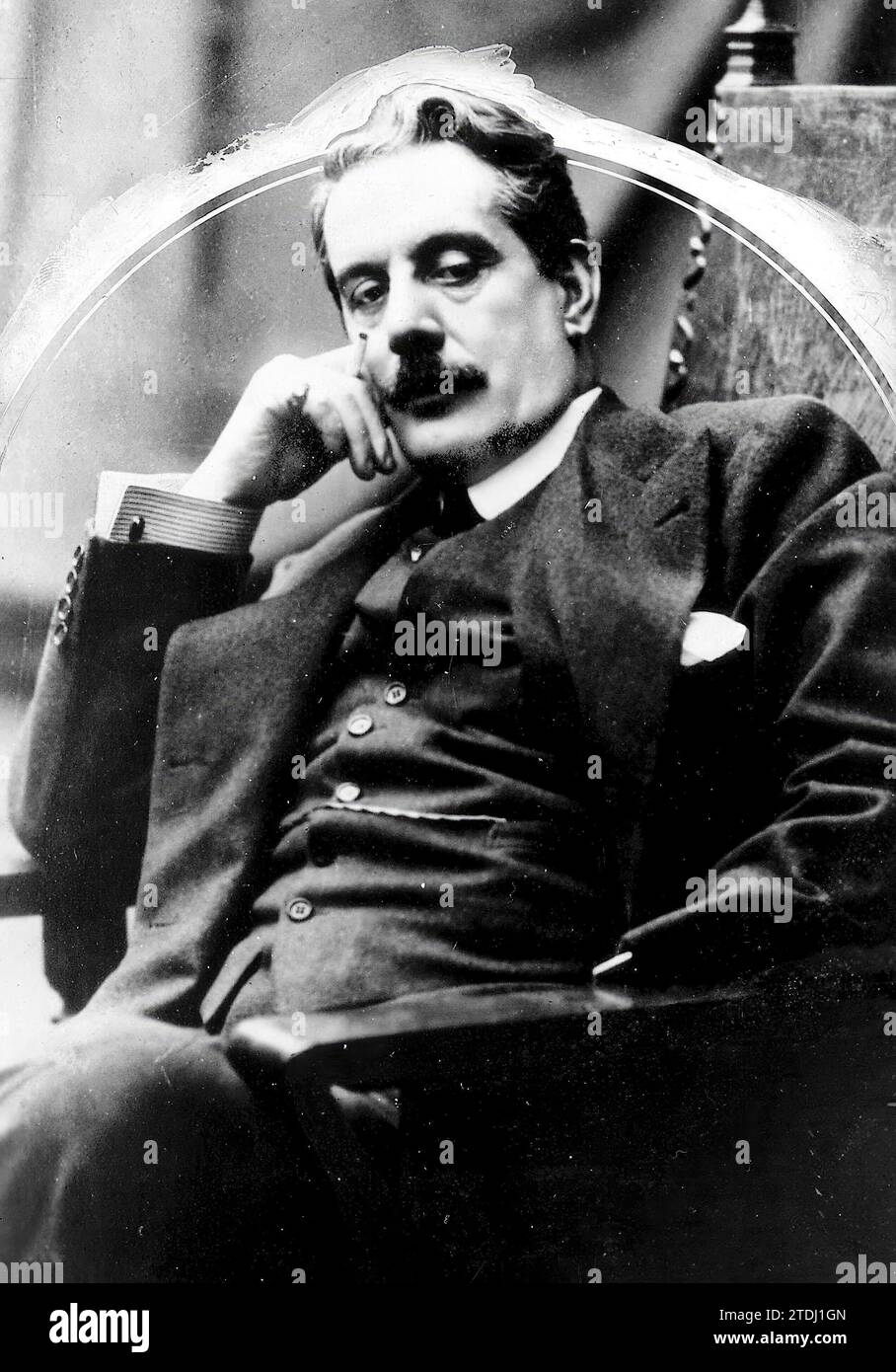 12/31/1919. Il musicista d'opera, Giacomo Puccini, in una postura di riflessione. Crediti: Album / Archivo ABC / José Díaz Casariego Foto Stock