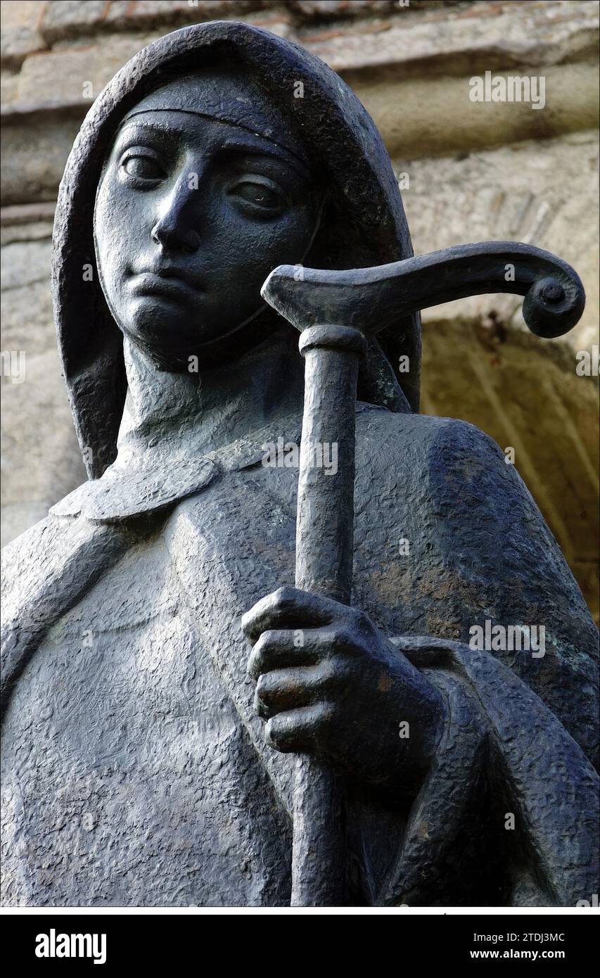 10/10/2003. Avila, 11-11-03. Immagine di Santa Teresa accanto al convento di la Encarnación, a Ávila. Foto: M. Martin. Crediti: Album / Archivo ABC / Ricardo Muñoz Martín Foto Stock