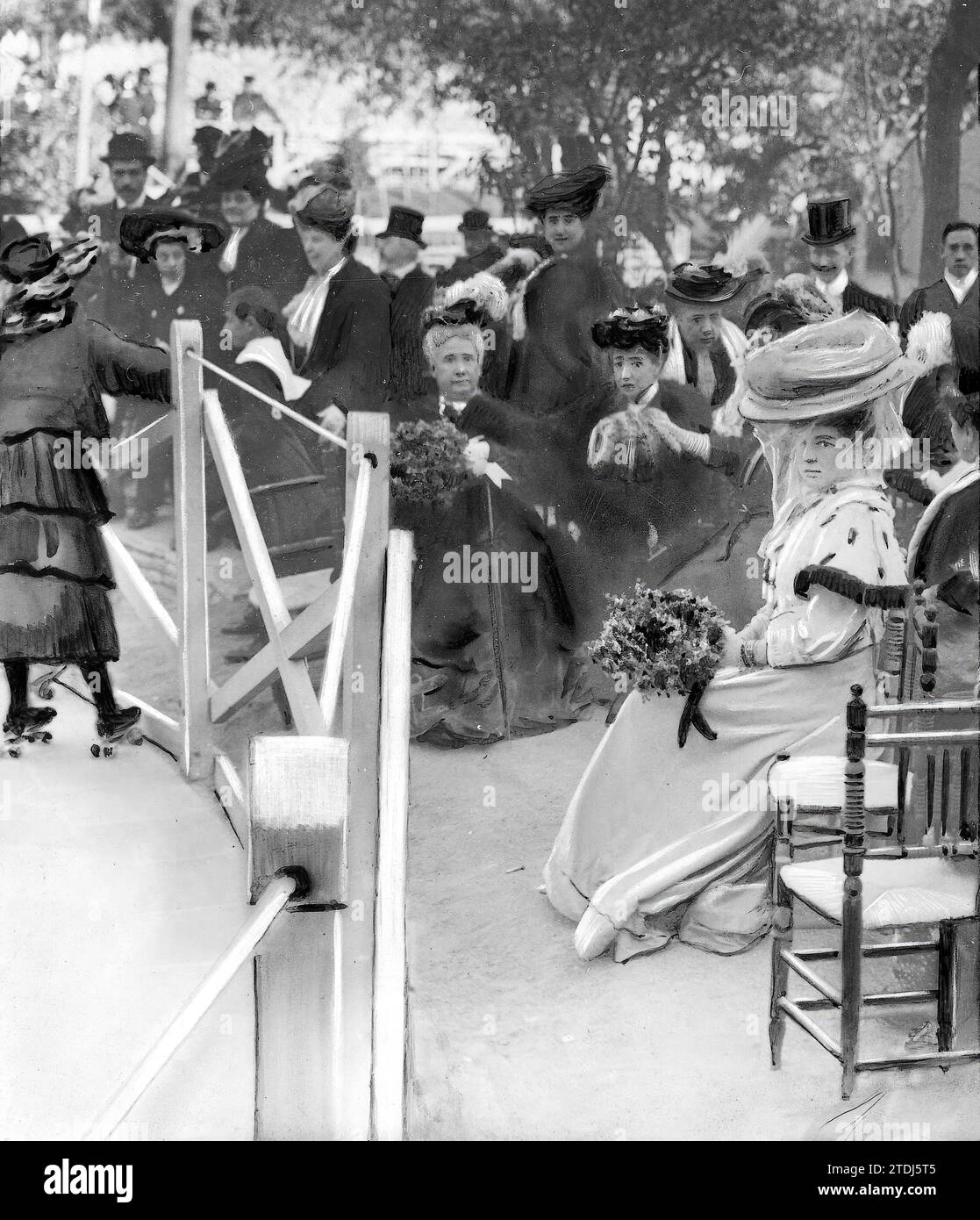 03/08/1907. Festa di beneficenza. Madrid. "Garden Party" tenutosi ieri alla pausa di Salamanca a beneficio dei poveri della parrocchia di San José, alla quale hanno partecipato le SS. Ah. Le Infantas Doña Isabel e Doña Eulalia. Crediti: Album / Archivo ABC / Francisco Goñi Foto Stock