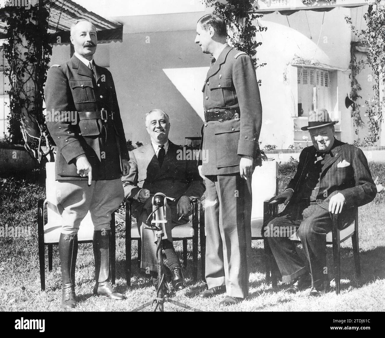Conferenza di Casablanca tenutasi tra il 14 e il 24 gennaio 1943. Da sinistra a destra: Giraud, Roosevelt, de Gaulle, Churchill. Crediti: Album / Archivo ABC Foto Stock