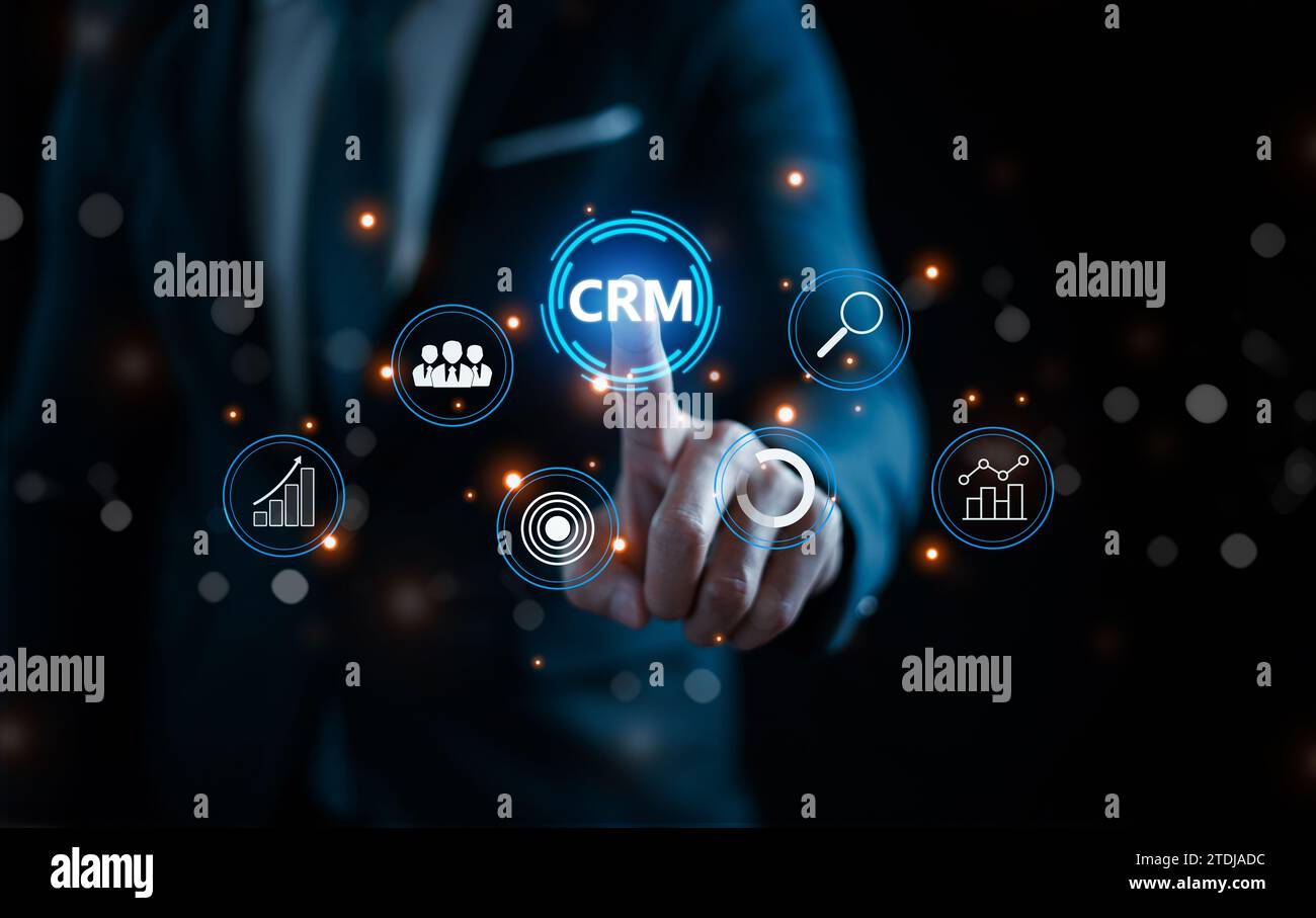 CRM. Customer Relationship Management, uomo d'affari o cliente mostrano struttura globale tecnologia di rete del cliente, sviluppo di Data Exchange, clienti Foto Stock