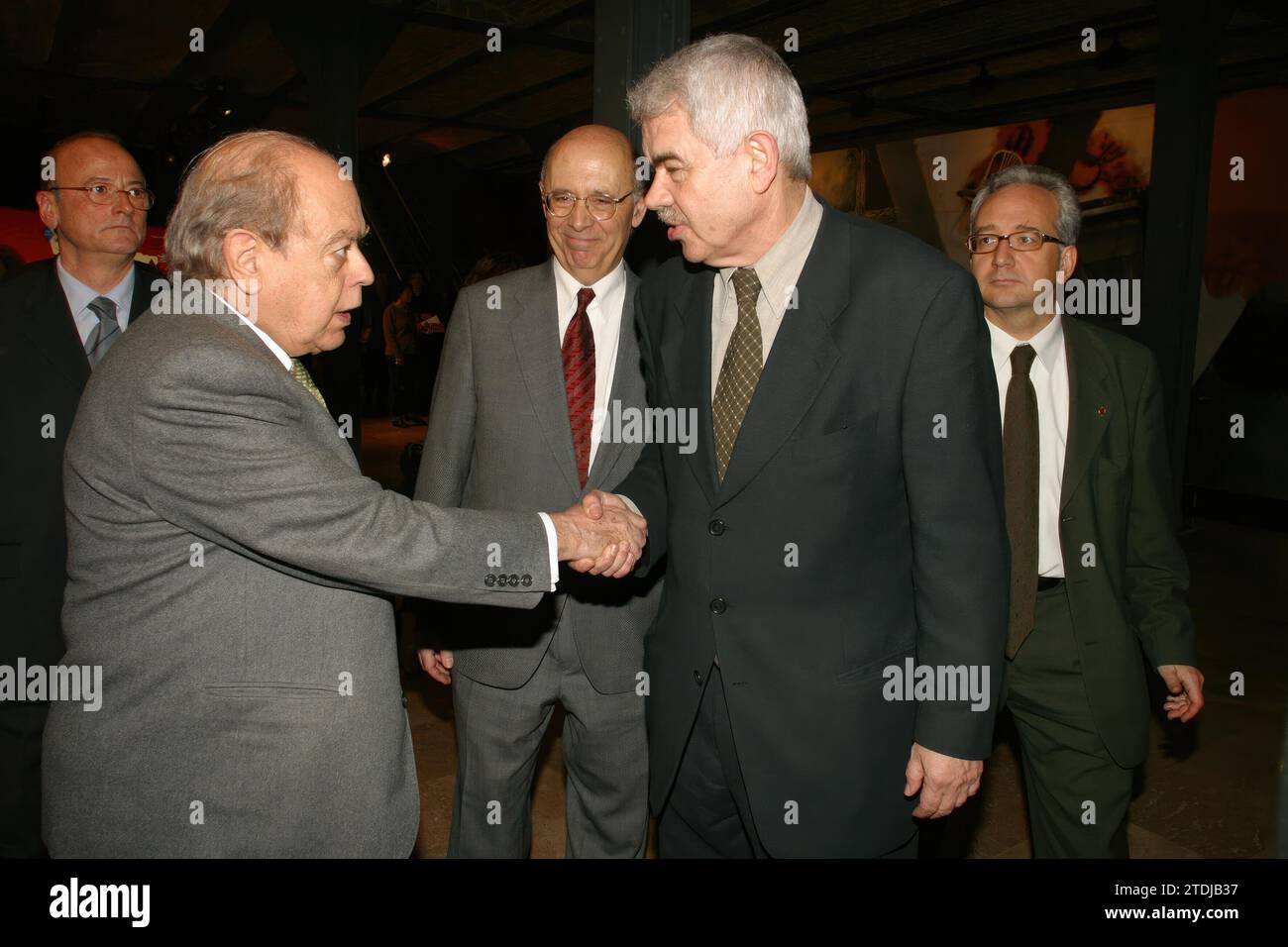 02/25/2003. Barcellona 02/26/03..... Inaugurazione della 25years PSC Exhibition...... Nella foto Pujol e Maragall,,, Ftos.Elena Carreras...Archdc. Crediti: Album / Archivo ABC / Elena Carreras Foto Stock