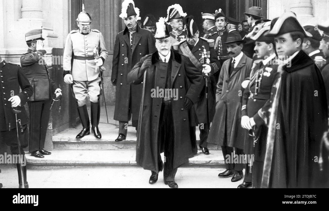 03/20/1921. Madrid. Nella chiesa di buon successo. I ministri che lasciano il funerale hanno festeggiato ieri per l'anima del signor dato. Crediti: Album / Archivo ABC / Julio Duque Foto Stock