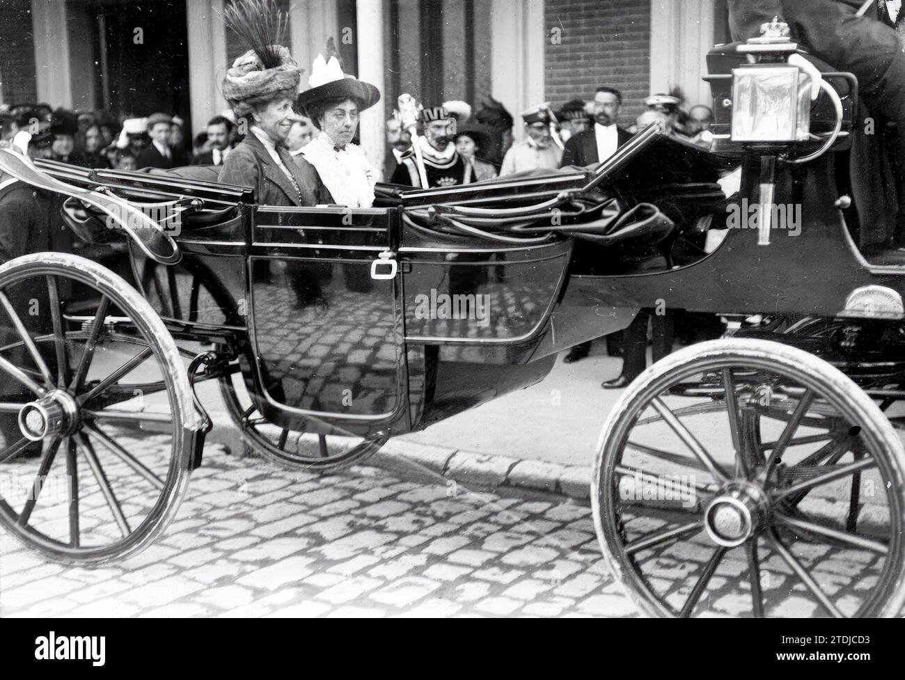 06/30/1912. Court Trip. Regina María Cristina entrando a San Sebastián, dirigendosi verso il Palazzo Miramar. Crediti: Album / Archivo ABC / Martín Foto Stock