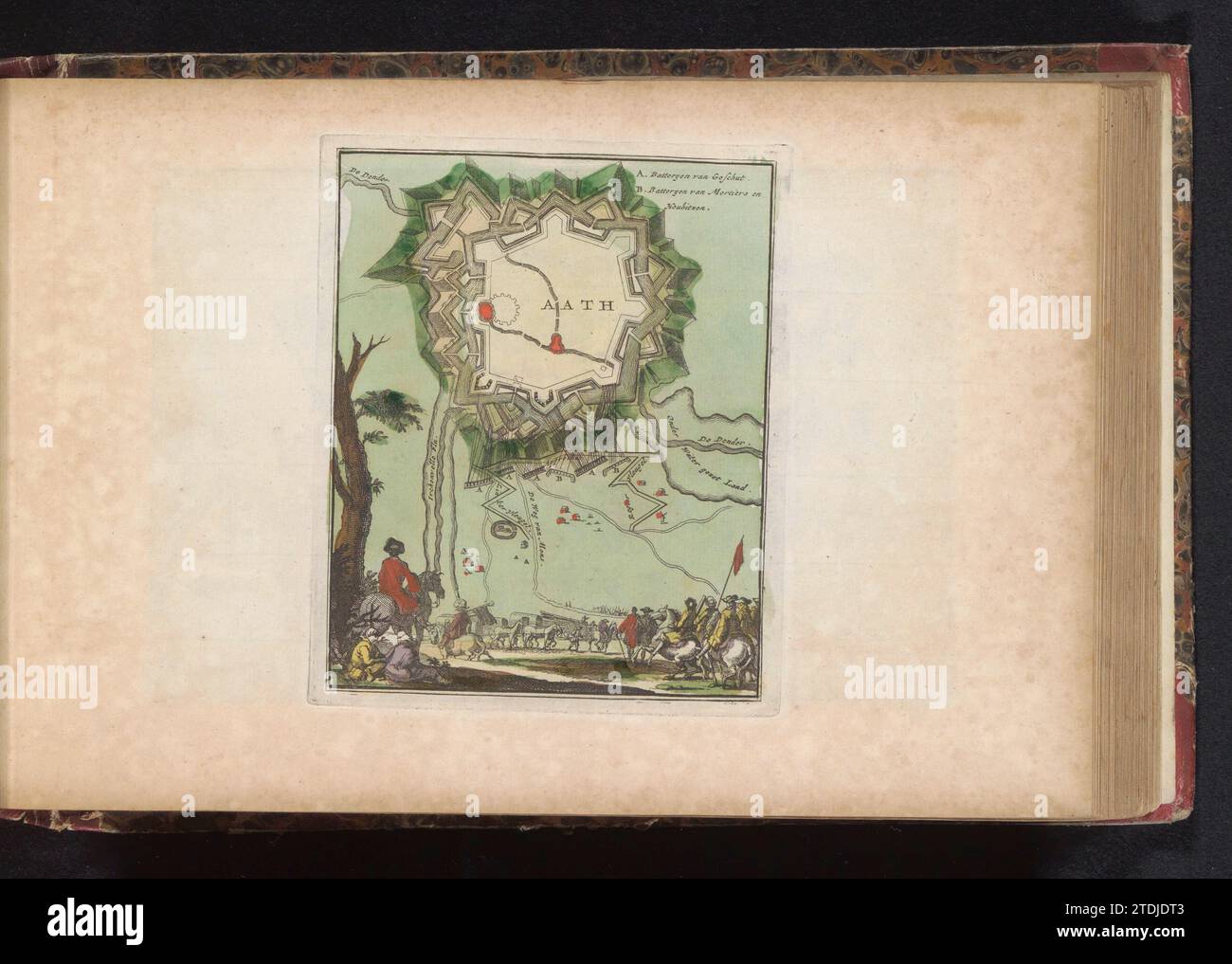 Assedio di Ath, 1706, Anonimo, 1735 Mappa dei rinforzi intorno alla città di Ath, probabilmente l'assedio degli Alleati nel 1706. In primo piano, i soldati guardano come le truppe con carri coperti lasciano la città. Parte di un atlante con 223 mappe di paesi e città e scene di guerra in Europa nel periodo ca. 1690-1735. Tipografia: Olanda settentrionale spublisher: Amsterdam cartaceo incisione/laccatura Ath Mappa dei rinforzi intorno alla città di Ath, probabilmente l'assedio degli Alleati nel 1706. In primo piano, i soldati guardano come le truppe con carri coperti lasciano la città. Parte di Foto Stock