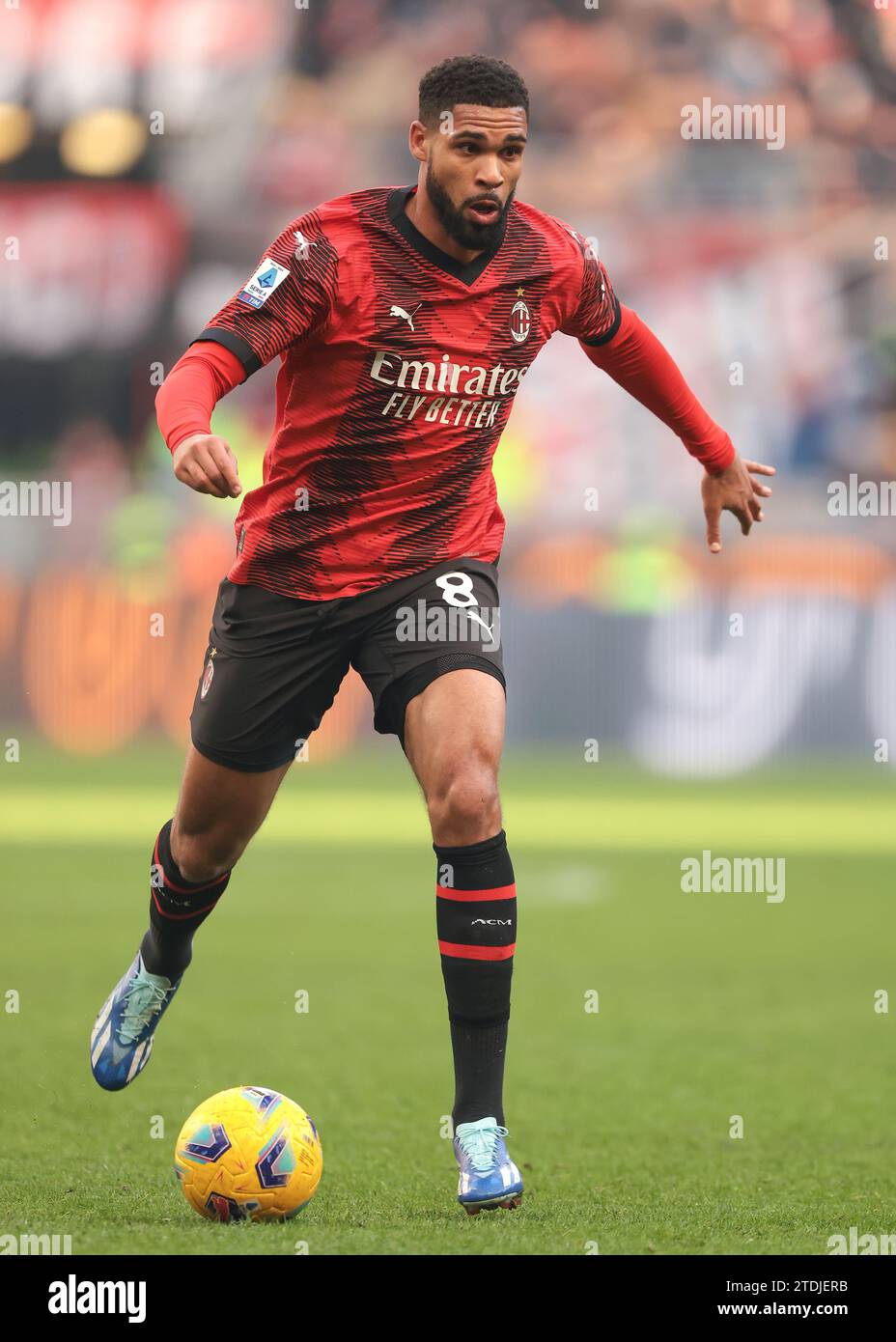 Milano, Italia. 17 dicembre 2023. Ruben Loftus-Cheek del Milan durante la partita di serie A A Giuseppe Meazza, Milano. Il credito fotografico dovrebbe leggere: Jonathan Moscrop/Sportimage Credit: Sportimage Ltd/Alamy Live News Foto Stock