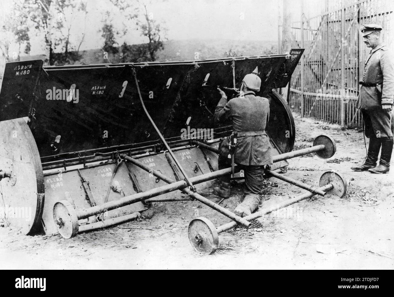 10/31/1915. I tedeschi in campagna. Trincea trasportabile, con armatura in acciaio, che può essere utilizzata per sparare in diverse posizioni. Crediti: Album / Archivo ABC / Louis Hugelmann Foto Stock